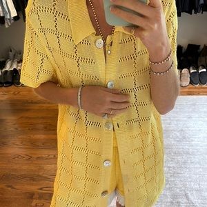 Calle del mar yellow shirt